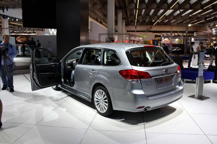  Subaru Legacy Touring Wagon 2010 года  (фото 16 из 39)